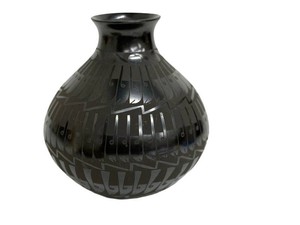 Fine Mata Ortiz Blackware Pottery Olla Vase by Alonso Ortiz