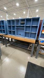 WORKBENCH WITH BLUE HUTCH