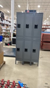 U-LINE DOUBLE TIER LOCKERS - 3 WIDE