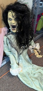 32-Inch Screaming Zombie Ghost Girl Halloween Prop Decoration