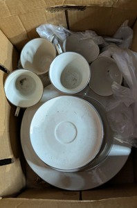Edgerton Bridal Veil Dishware 7 large plates. 6 cups small plates. six teacup plates