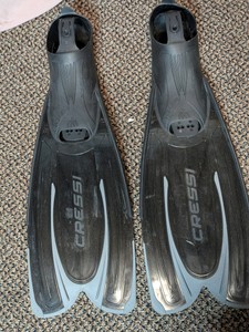 Cressi Full-Foot Scuba Diving & Snorkeling Fins Size 1011 - Brand New