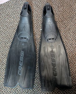 Cressi Full-Foot Scuba Diving & Snorkeling Fins Size 1213 - Brand New