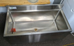 Regency Stainless Steel Commercial Underbar Ice Bin with Backsplash