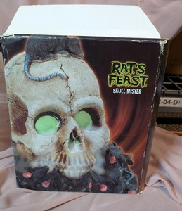 Rats Feast Skull Mister Halloween Fogger Decoration