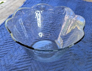 Embossed Scalloped Clear Glass Serving Bowl