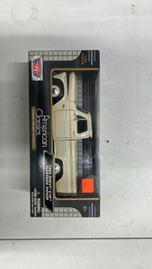 American Classics premium diecast truck 1966 Chevy C 10 fleet side pick up