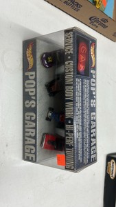 Hot wheels toy diecast car set