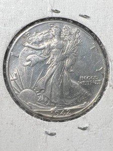 1942 US WALKING LIBERTY HALF DOLLAR