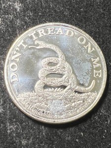 1 TROY OZ .999 FINE SILVER DONT TREAD ON ME ROUND