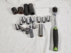 12 Drive Sockets and Ratchet