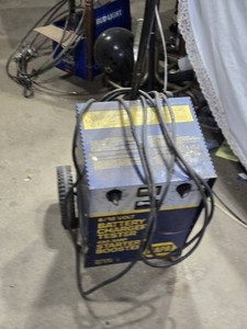 NAPA Model 85-815 Battery ChargerTester - Powers On