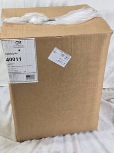Gladden & Metz Lab Coats Case 30 white lab coats with 3 pockets, knit cuffs, and collars, sized medium
