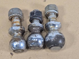 Curt Towing Balls with Various Sizes and Capacities