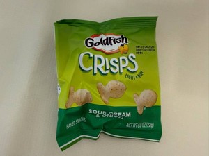 30 Gold Fish Crisps-Sour Cream & Onion