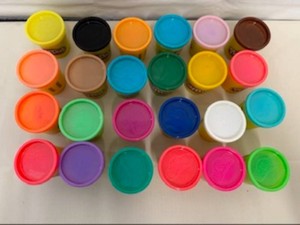 24x 3oz tubs Playdoh