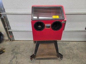 Central Pneumatic 30 Gallon Blast C...