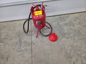 Central Pneumatic 20 lb. Abrasive B...