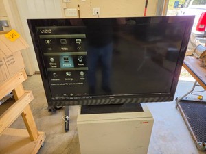 Visio 43 3D Smart TV with Sony 3D ...