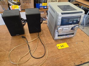 Aiwa Stereo & Speakers...