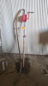 Manual rotary barrel pump
