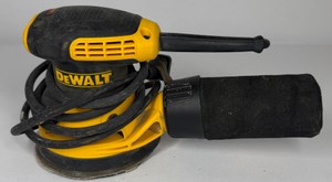 DeWalt Corded Random Orbit Sander with Dust Collection Bag