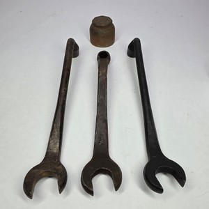 Vintage Ford Script Automotive Tool Wrenches & Socket Tool Group