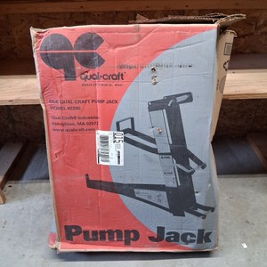 Qual-Craft Model 2200 Pump Jack Scaffolding Jack
