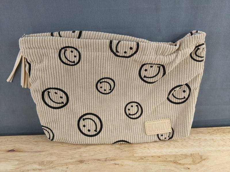 Boyatu Makeup Pouch - Brand New Q