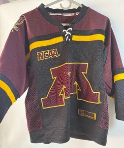 University of Minnesota Golden Gophers Youth Hockey Jersey (size unknown)