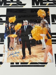 John Wooden Autographed 8x10 Basketball Photo w Authenticity