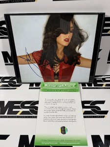 Katy Perry Autograph Photo w Authenticity