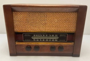 Gorgeous Vintage 1940's Philco AM/FM Wood Tube Radio (Works)