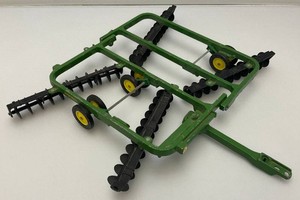 Vintage ERTL 116 Scale Die Cast John Deere Disk Harrow Implement