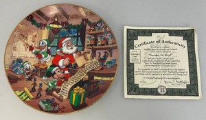 Limited Edition Bradford Exchange Disney Mickeys Holiday Magic Naughty Or Nice Collectors Plate With COA