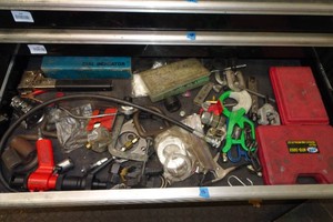 Contents of Drawer - Pulley Puller, Indicator