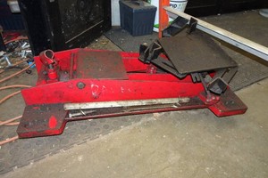 Low Profile Hydraulic Floor Transmission Jack