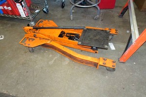 Low Profile Hydraulic Floor Transmission Jack