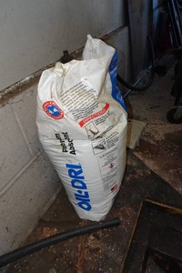 Oil Drain Premium Absorbant - 25lbs