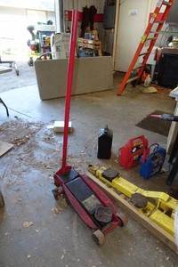 Powerbuilt Floor Jack