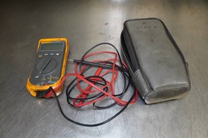 Fluke 16 Digital Multimeter