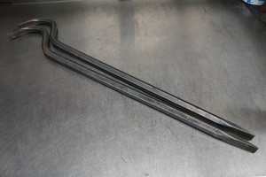 2 Pry Bars
