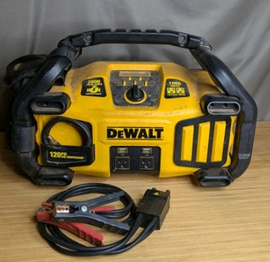 DEWALT 2800 Peak Amp Jump Starter and Power Station G