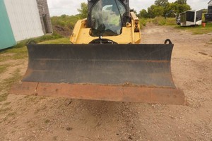 2018 Cat Brand Universal Mount Bobcat Skid Loader Skid Steer 76  6 Way Hydraulic Dozer Blade