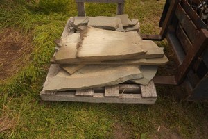 Pallet of Bluestone Steppers and Wall Stone Mix