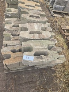 Pallet of 20 Large Wall Blocks