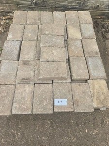 Pallet of Approximately 48 Sq Ft of Patio Pavers