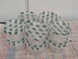 Lot of 27 Fl oz Round Containers