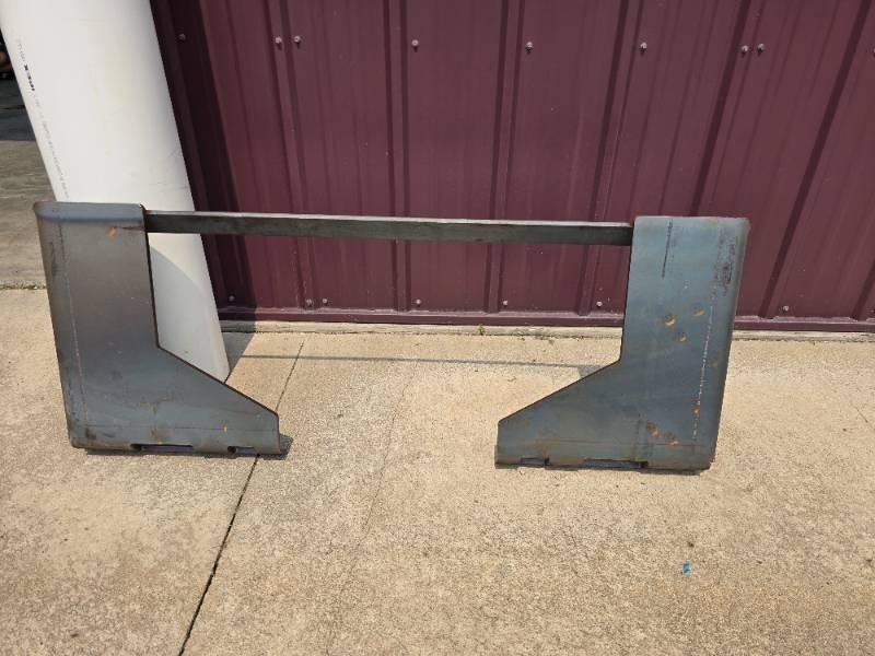 Wolverine Skid Steer Adapter Plate NO Center  Model# QMP1-16-10T