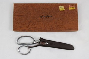 Gingher True Left-Hand Knife-Edge Shears With Sheath